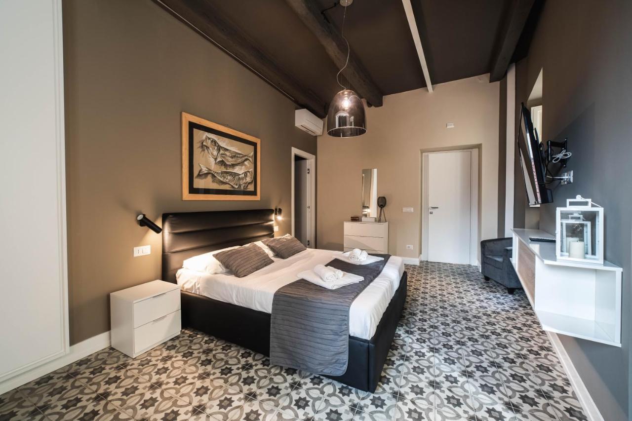 Palazzo Paladini - Luxury Suites In The Heart Of The Old Town Pizzo  Eksteriør bilde